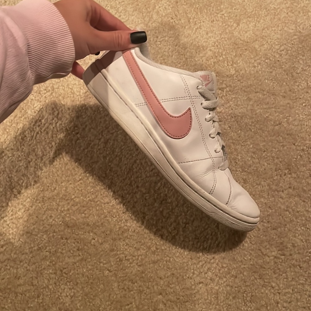 NIKE COURT ROYALE SHOES
